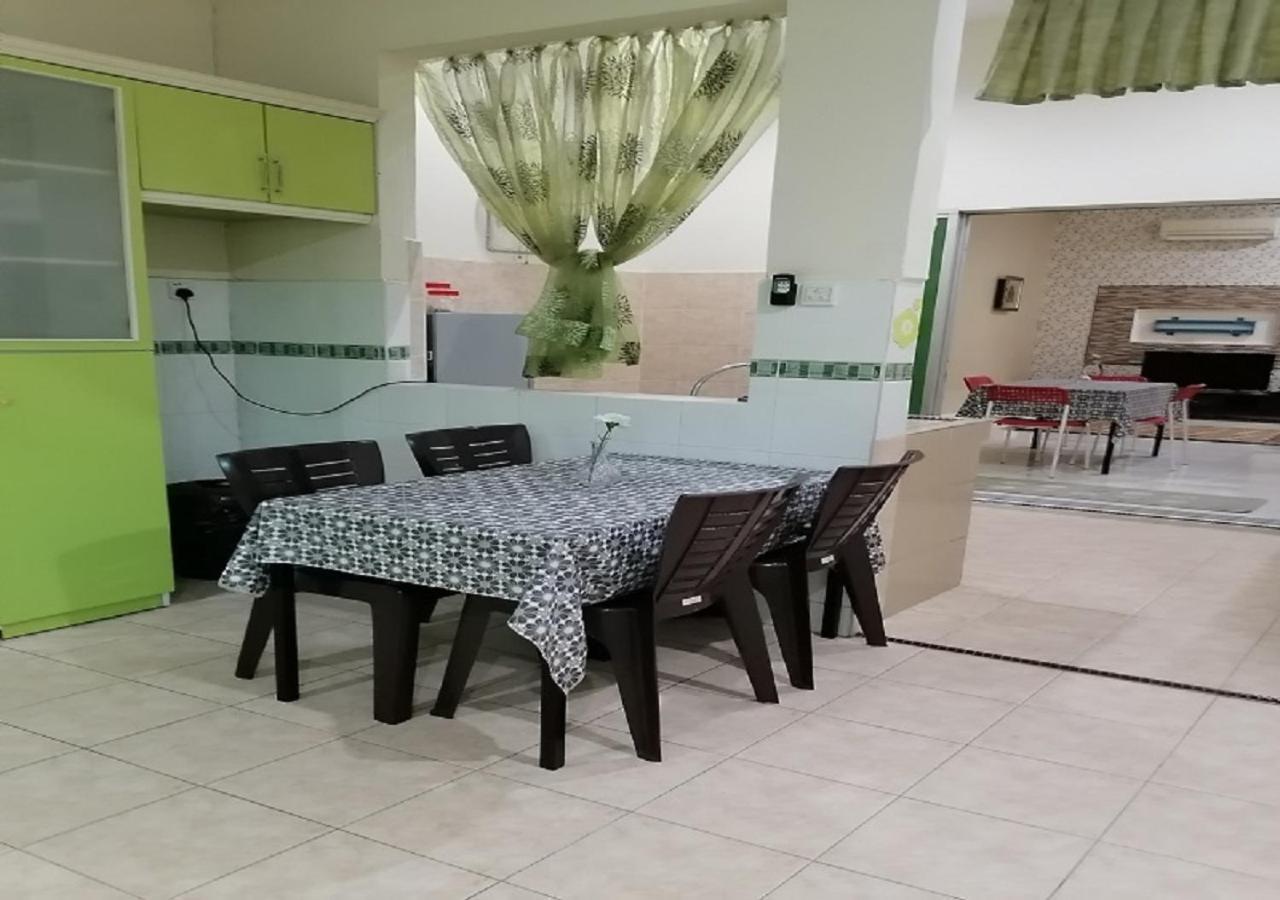 Bukit Baru Homestay Malacca Exteriör bild