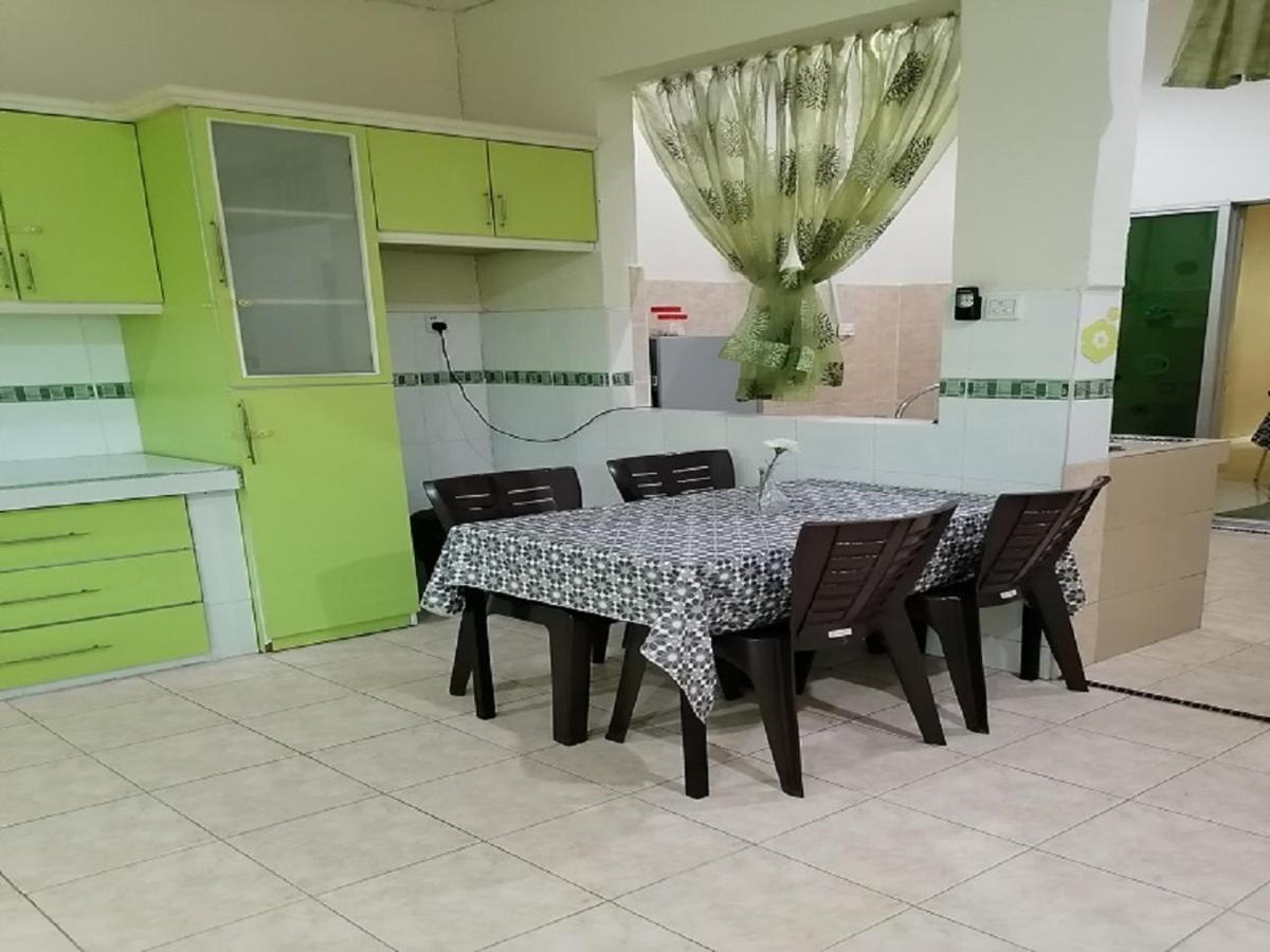 Bukit Baru Homestay Malacca Exteriör bild